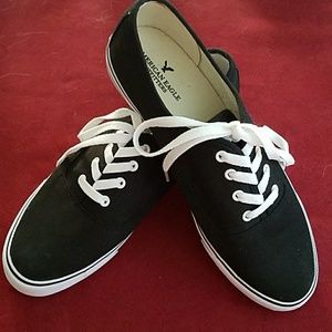 NWOT American Eagle Black Sneakers